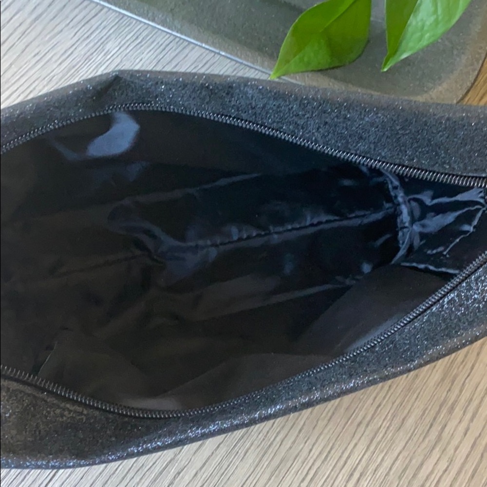 Cosmetic Bag - Picture 5 of 6